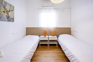 Amazing Duplex with balcony and MAMAD - 4