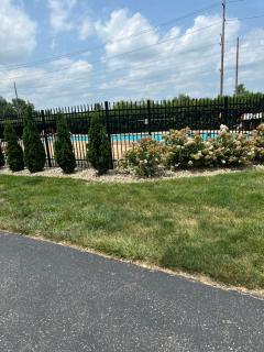 2 Bedroom Apartment on third Floor with Elevator Access 7 mins to IU Health Methodist- 3 mins to Riley Children Hospital and VA Hospital-4 mins to Eskenazi- Free onsite Parking - Indianápolis - 7