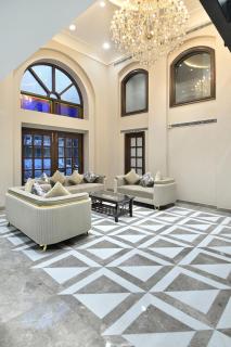 Hotel Sapphire House - 3 Mins Walk from Metro and 5 Mins from Rail Station - 5