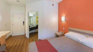 Motel 6 - Columbia - 6