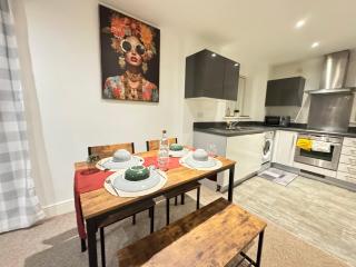 Havilah House- Stunning 2-Bed Apartment by the Beach and Swansea Marina - Swansea - 3