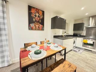 Havilah House- Stunning 2-Bed Apartment by the Beach and Swansea Marina - Swansea - 1