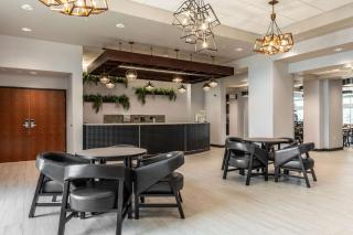 Drury Plaza Hotel College Station - 5