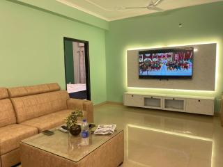Kayra Gurudham - Varanasi - 0