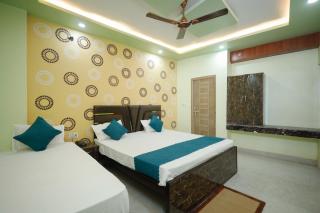Kiran Residency near Vishwanath Temple - Varanasi - 2