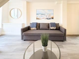 Pavilion - Beachfront Property - Gorleston-on-Sea - 6