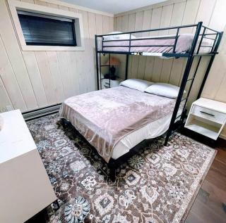 6BD 3BA - Mount Snow VT - Ski-Back Trail - Shuttle - Dover - 2