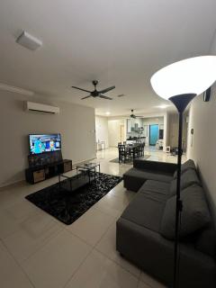 Spacious Apartment in Central Shah Alam - Shah Alam - 1