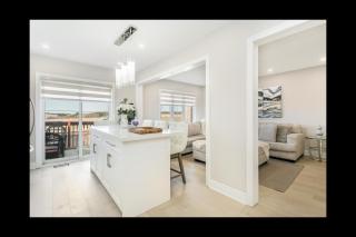 Pristine Pet & Smoke Free 4-Bedroom home near Canada's Wonderland - Vaughan - 8