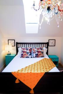Quirky Farm Stay at Flower Beds Farm - Hot Tub - 2