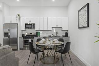 Stylish Getaway Free Parking 30Min to NYC - Bayonne - 8