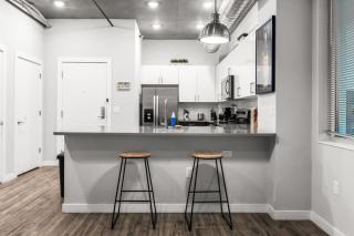 Modern 2 Bed Getaway Steps from Tropicana Field - St Petersburg - 6
