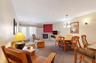 Luxury Resort Stay with Pool Jacuzzi and Balcony - Edgar - 7