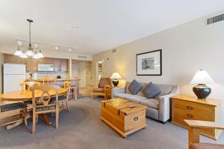 Resort Style with Balcony Hot Tub and Full Kitchen - 0