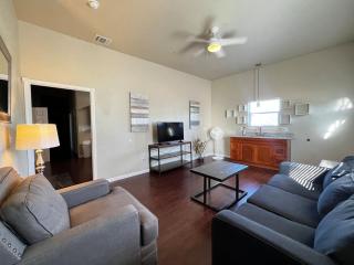 Comfortable 2-Queen Suite Near Hospital WB3 - San Antonio - 3