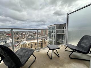 Flexhome East Side Penthouse UR3 with Gym and Balcony - Milwaukee - 7