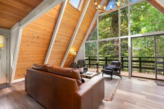 Black Butte Ranch Modern A-Frame Retreat, sleeps 8 - 9