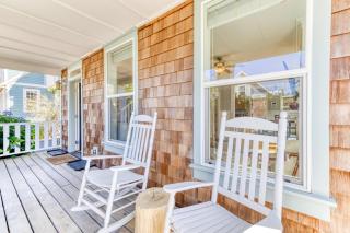 The Beach Bungalow at Olivia Beach, Hot Tub and Outdoor Summer Pool, sleeps 6 - 1