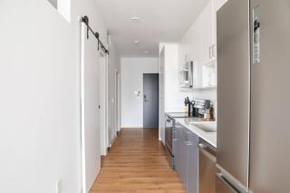 East Side 1BR NO9 - with Balcony, Pool, and Gym - Milwaukee - 1