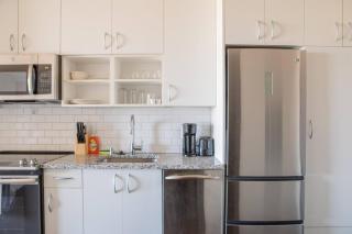 East Side Penthouse UR2 - Near Brady St with Gym and Balcony - Milwaukee - 1