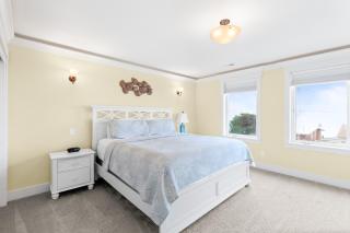Ocean View, Hot Tub, Sleeps 10 - 5