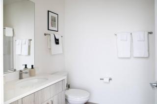 Flexhome Shorewood 1BR A1 with Gym and Balcony - Milwaukee - 1