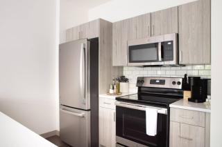 Flexhome Shorewood 1BR A2 with Gym and Balcony - Milwaukee - 4