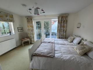 Suzetta Cottage - Seaview - 6