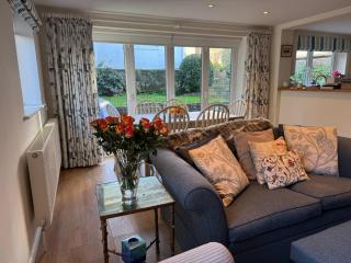 Suzetta Cottage - Seaview - 9