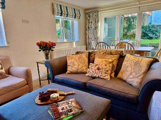 Suzetta Cottage - Seaview - 1