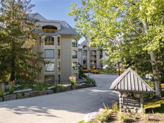 Luxury 2-Bed Whistler Village - Whistler - 5