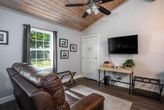 Tiled Shower Walk to Main Kitchenette Smart TV - Fredericksburg - 5