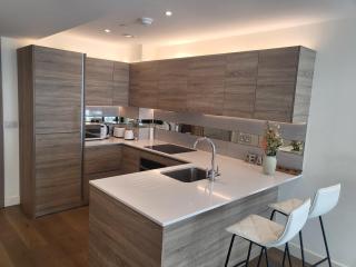 Divine Suite, London - Woolwich - 4