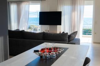 Christo’s Beachfront Bliss - Nafpaktos - 2
