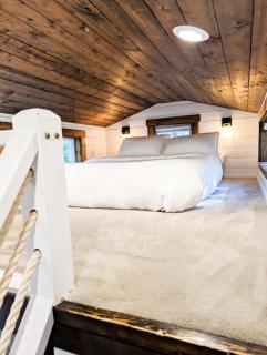 Tiny Home - Cozy Farm Stay - Wood-Fired Sauna - Qualicum Beach - 3