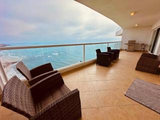 Dream Condo Pool, Jacuzzi, and Ocean Views - - 9