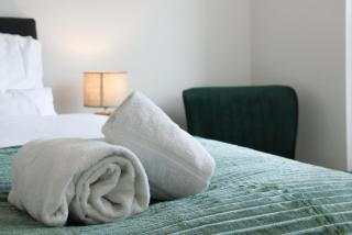 NEU! BeSSa Homes Deluxe Apartment 6 Personen Klima Garten King Size Betten - Freilassing - 6