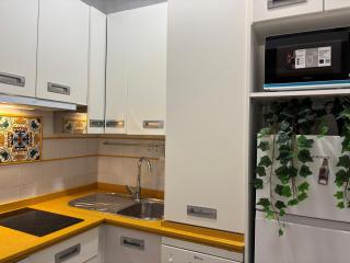 Bonito y muy fresco apartamento en Nervión de dos habitaciones y dos baños - Sevilla - 2