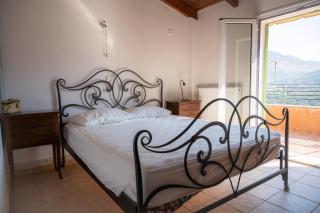Ouzaki House - - 1