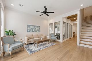 NEW Lafayette House KING Beds Garage Patio Luxury - Lafayette - 0