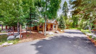 Huckleberry's Hideaway - Hot tub - WiFi - Fireplace - Parking - Clubhouse - McCall - 4