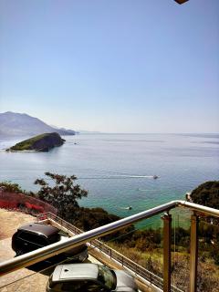Hillside Apartment with Infinity Pool and Sea View - 8
