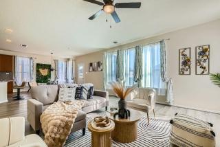 3302 Charming 5-BR Home - San Antonio - 0