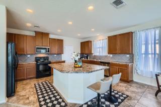 3302 Charming 5-BR Home - San Antonio - 6