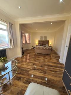 One Bed and Bath in Rochford - 7