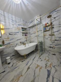 One Bed and Bath in Rochford - 3