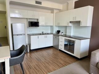 Darling Harbour Escape - Sydney 1 Bedroom - Pool-Gym-Aircon - City Views - Sydney - 6