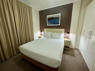 Darling Harbour Escape - Sydney 1 Bedroom - Pool-Gym-Aircon - City Views - Sydney - 5