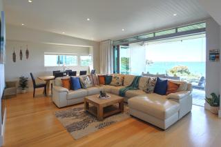 Oneroa Bay - Be My Guest Waiheke - 1