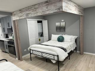 Convenient Mid and Extended Stay Near Airport - 3